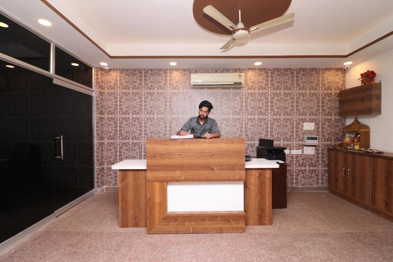 Oyo 36848 Embellish Inn New Delhi Exterior photo